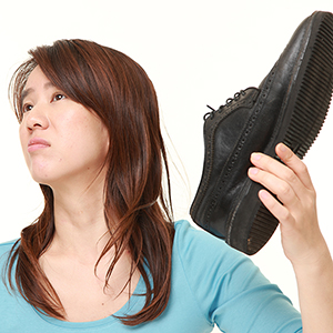 Bacterial odors in footwear